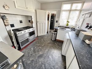 Kitchen- click for photo gallery